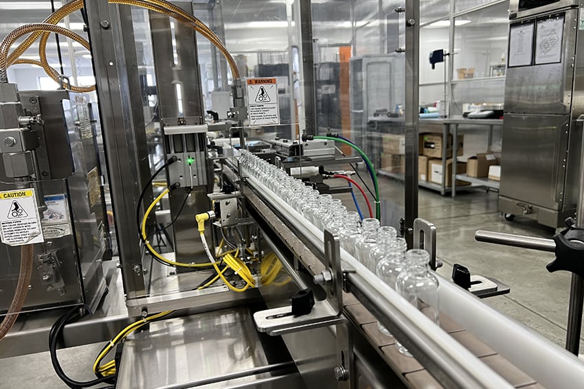 image of the cGMP certified lab at Extract Labs.